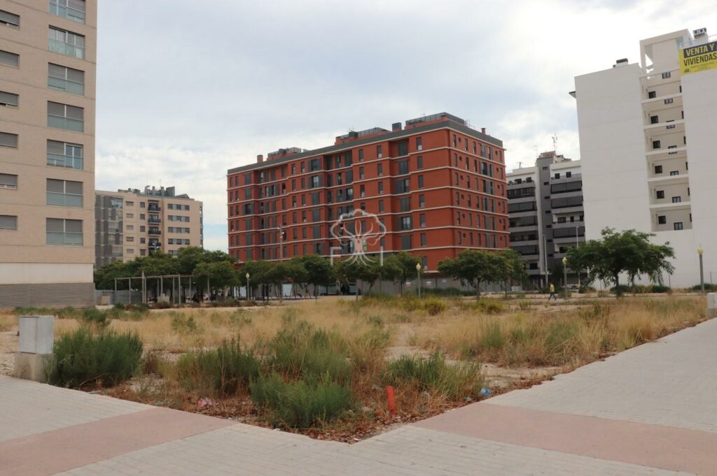 Elche. Terreno urbano con proyecto.